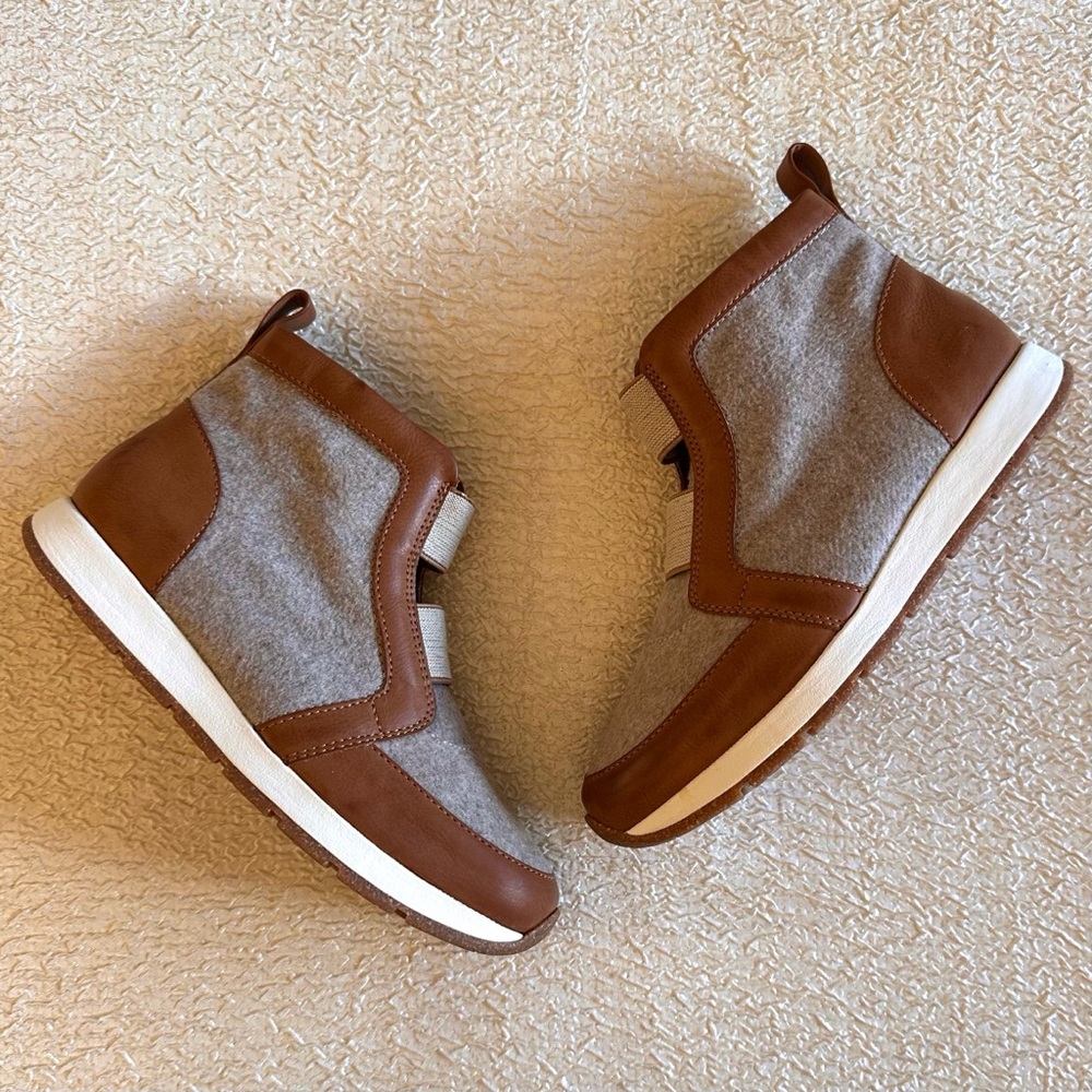 B.O.C. Hi Top Wool Fabric Sneaker / Ankle Boot Size 6 - Picture 2 of 11